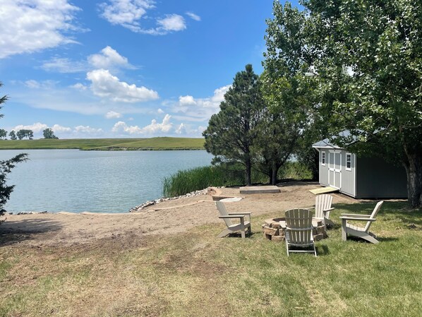 Property grounds - Lakeside Cabin 10 miles from Aberdeen, SD (Aberdeen)