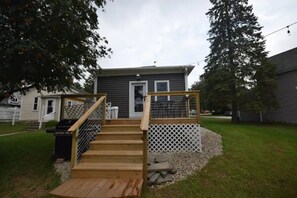 Exterior - 3BR Newly Renovated House in the heart of Sturgeon Bay (Sturgeon Bay)