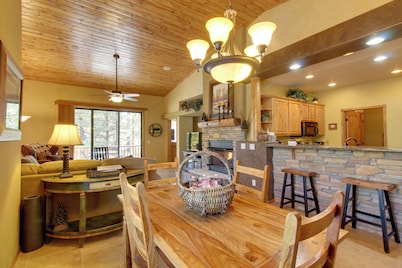 Covered Deck: Cozy Show Low Villa in Torreon!