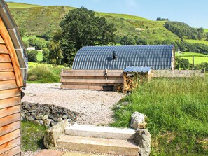 المنطقة المحيطة بالمنشأة