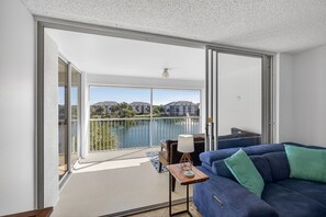 Smart TV, fireplace, books - Beach Access Resort Condo with Breath-Taking View (Jupiter)