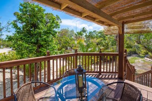 Outdoor dining - Pelico Palms Estate. (Monroe County)