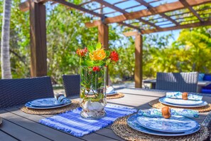 Outdoor dining - 9BR Estate | 3 Homes & Pool | 30 Min to KW (Monroe County)