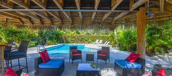 9BR Estate | 3 Homes & Pool | 30 Min to KW