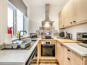 Lava-louças, cadeirão de bebê