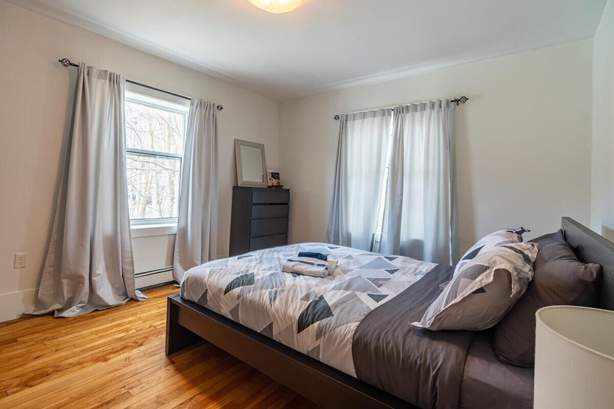 2 slaapkamers, een strijkplank/strijkijzer, wifi, beddengoed