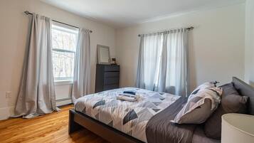 2 slaapkamers, een strijkplank/strijkijzer, wifi, beddengoed