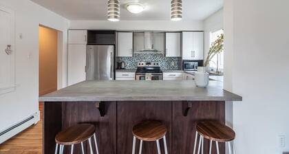 Beautiful & Spacious Apt, AC