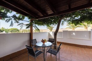 Outdoor dining - Home2Book Charming Casa El Refugio (Antigua)