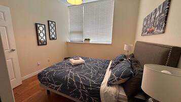 2 bedrooms, iron/ironing board, WiFi, bed sheets