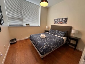 2 bedrooms, iron/ironing board, WiFi, bed sheets - Family Friendly Downtown Loft with AC (Halifax)
