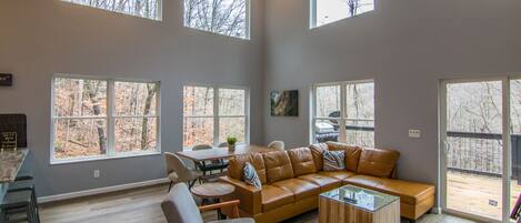 TV connectée, jeux vidéo, lecteur de DVD, baby-foot