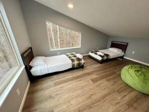 4 bedrooms, desk, iron/ironing board, free WiFi