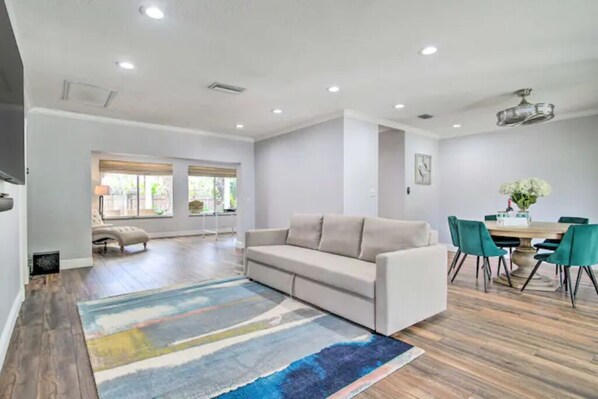 Smart TV, Netflix, streaming services