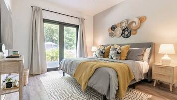 2 bedrooms, in-room safe, desk, iron/ironing board