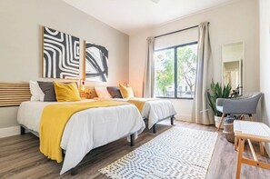 2 bedrooms, in-room safe, desk, iron/ironing board