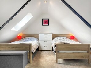 2 bedrooms, free WiFi, bed sheets - 2 bedroom accommodation in Ringford, near Castle Douglas (Ringford, near Castle Douglas)