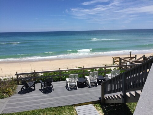 Direct Ocean Front Accommodation ground-level-Twin Fin