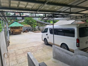 Exterior - Tagaytay House withBathtub by Bea and RM (Tagaytay)