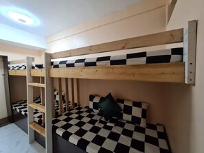 Free WiFi - Tagaytay House withBathtub by Bea and RM (Tagaytay)