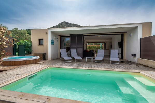 Outdoor pool, a heated pool