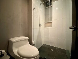 Dusche, Seife, Toilettenpapier