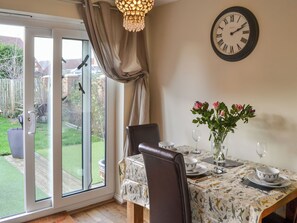 Dining - 2 bedroom accommodation in Hadston, near Amble (Hadston, near Amble)