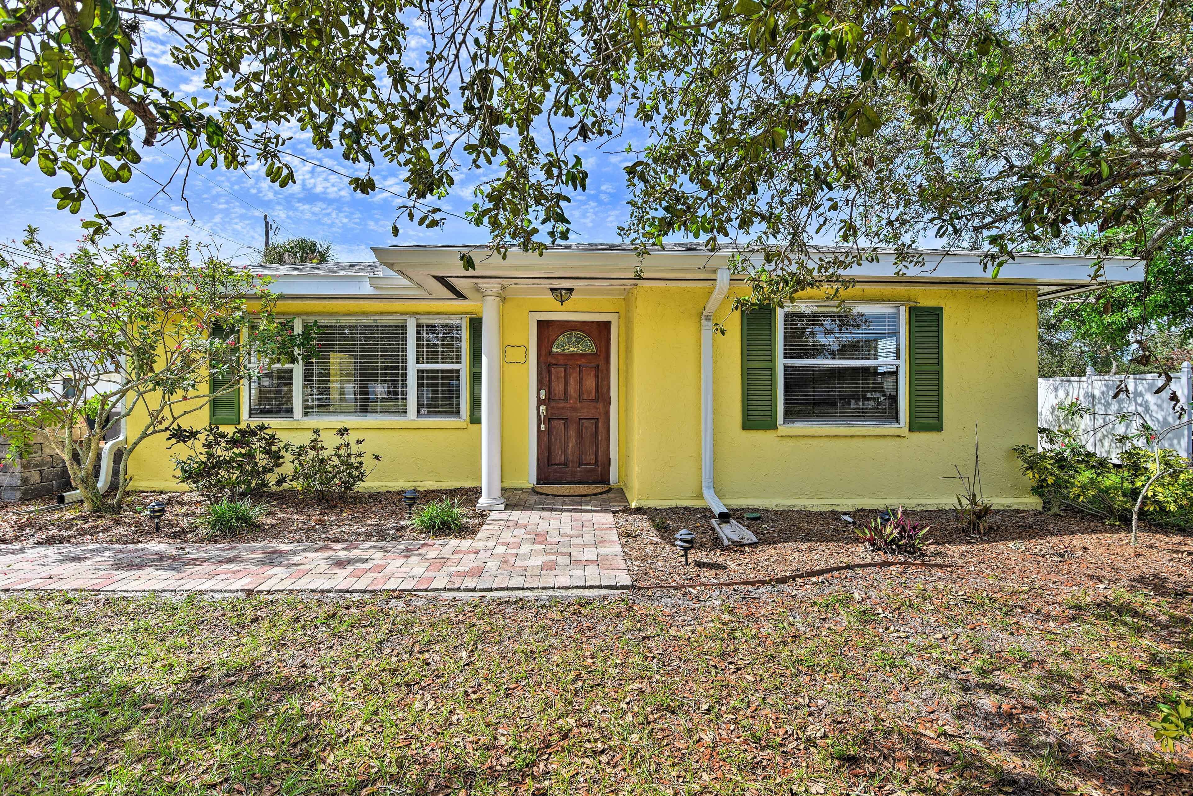 Charming Nokomis Home: Walk to Beach!