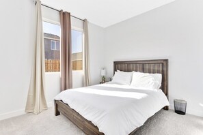 4 bedrooms, iron/ironing board, free WiFi, bed sheets