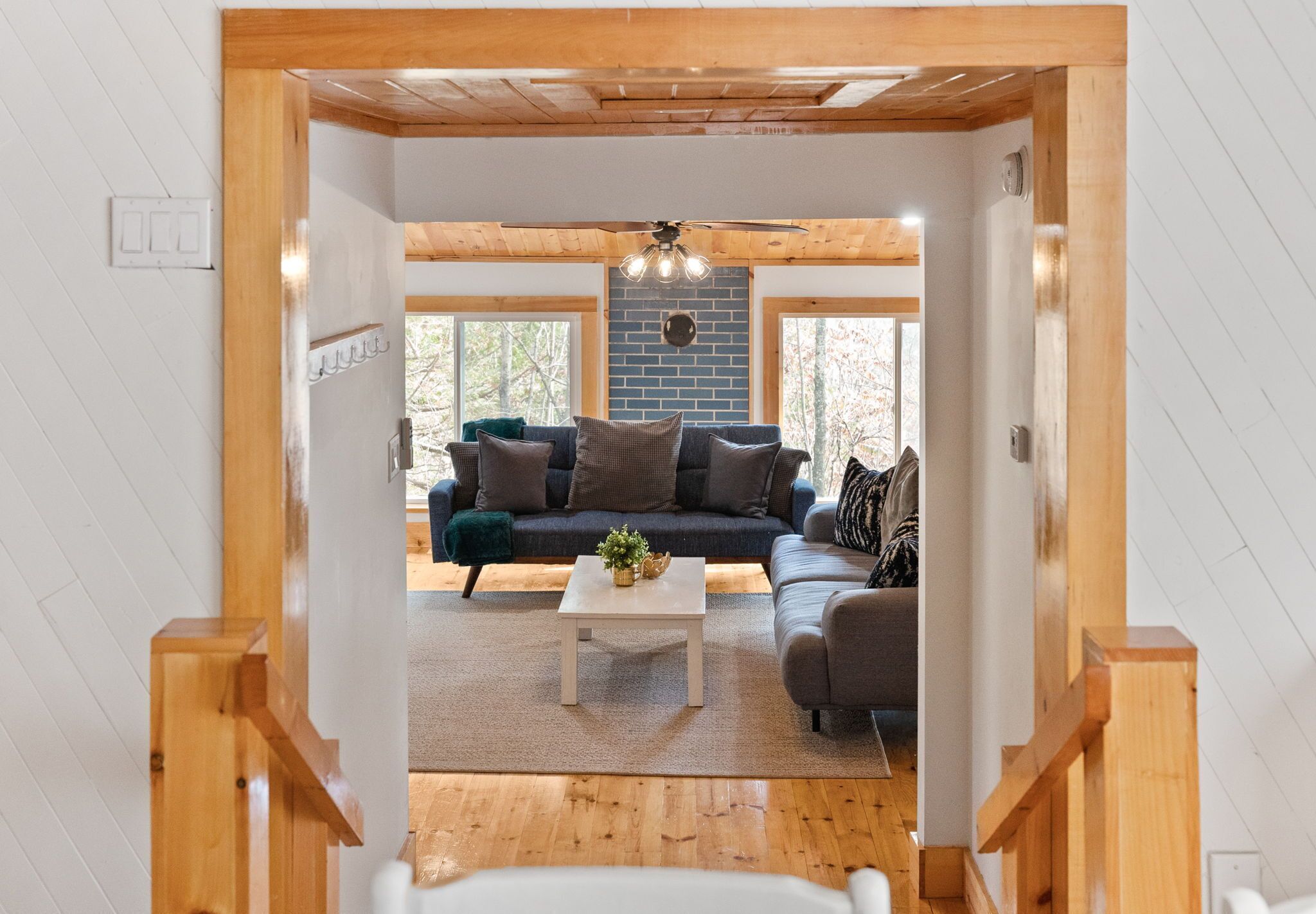 Smart TV, fireplace, stereo