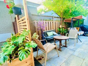 Exterior - Sunrise Tree Guest House (Toronto)