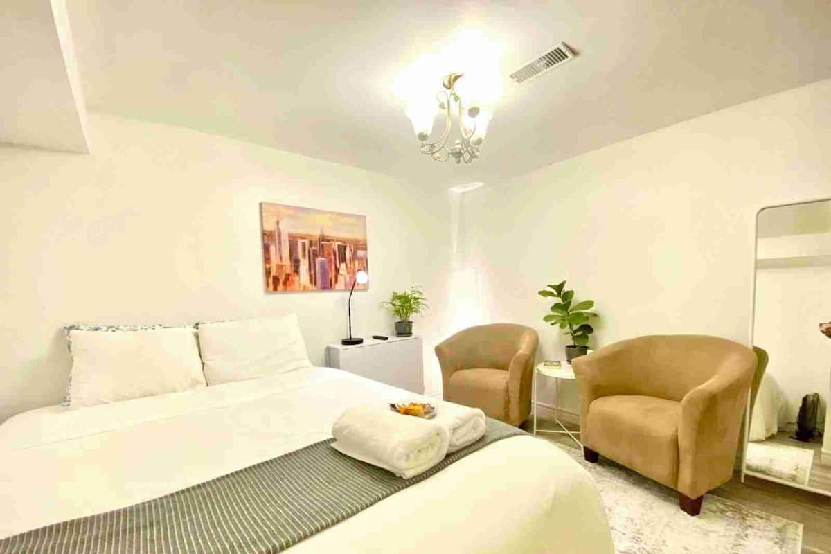 Design Double Room | Desk, laptop workspace, free WiFi