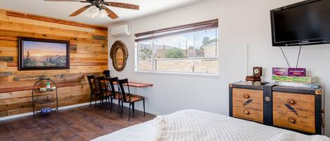 1 quarto, Wi-Fi de cortesia, roupa de cama