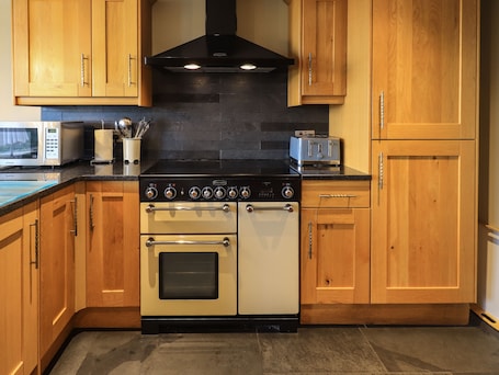 Casa de campo | Cocina privada | Frigorífico, lavavajillas y utensilios de cocina