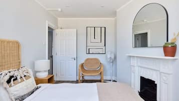 Apartment (5 Bedrooms) | 5 bedrooms, laptop workspace, iron/ironing board, bed sheets