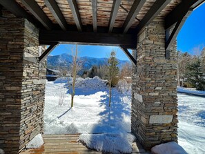 Condo, 3 Bedrooms | Property grounds