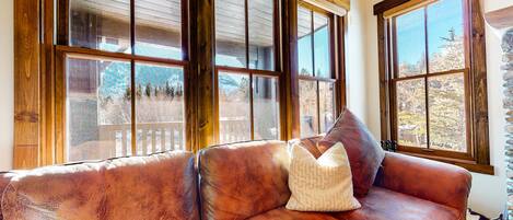 Condo, 3 Bedrooms | Interior