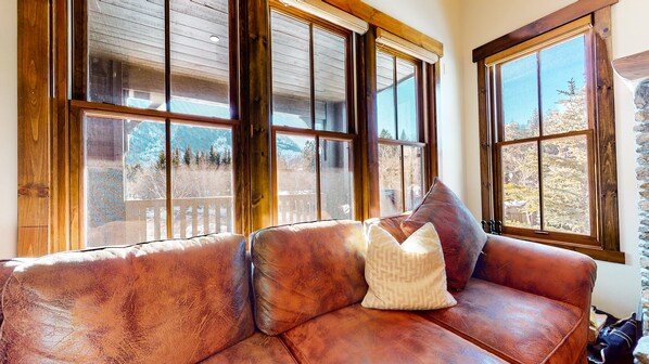 Condo, 3 Bedrooms | Interior