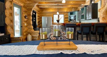 Stunning Log Cabin Getaway at The Hannu Haus