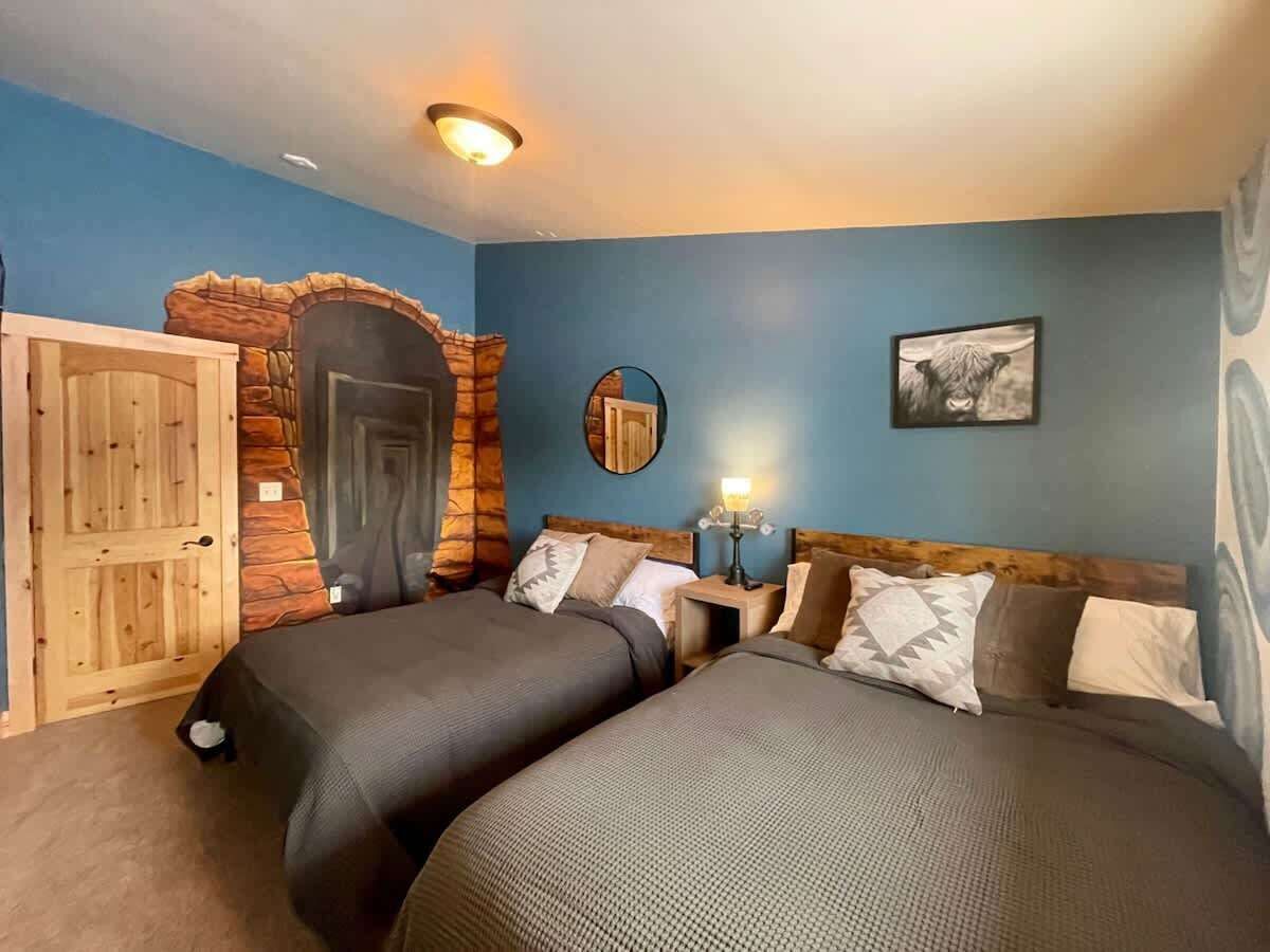 3 Schlafzimmer, Schreibtisch, Bügeleisen/Bügelbrett, Reisekinderbett