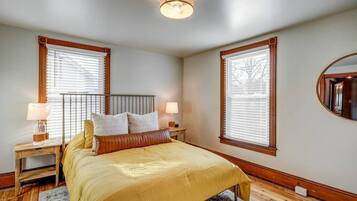 3 bedrooms, iron/ironing board, travel crib, WiFi