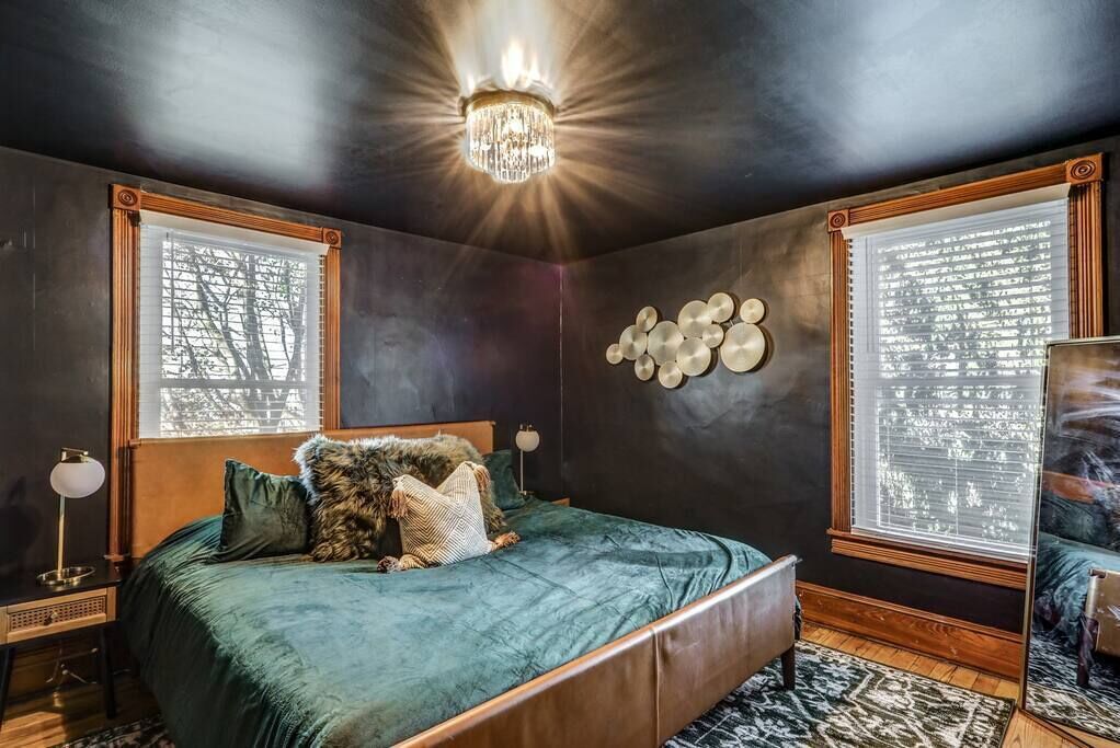 3 bedrooms, iron/ironing board, travel cot, WiFi