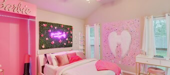 Temple Retreat: Game Room & Deck, Pets Welcome