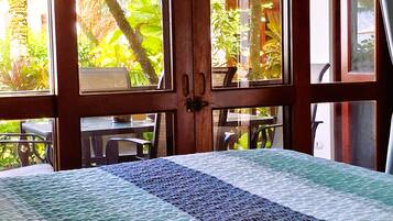 3 bedrooms, in-room safe, desk, iron/ironing board