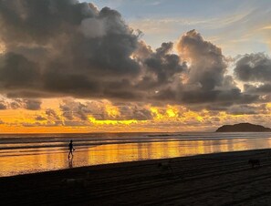 On the beach, sun loungers, beach towels - Entire 2 Bedroom / 2 Bath Oceanfront Condo in Jaco! (Jacó)
