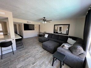 Living area - Ended up in Havasu (Lake Havasu City)