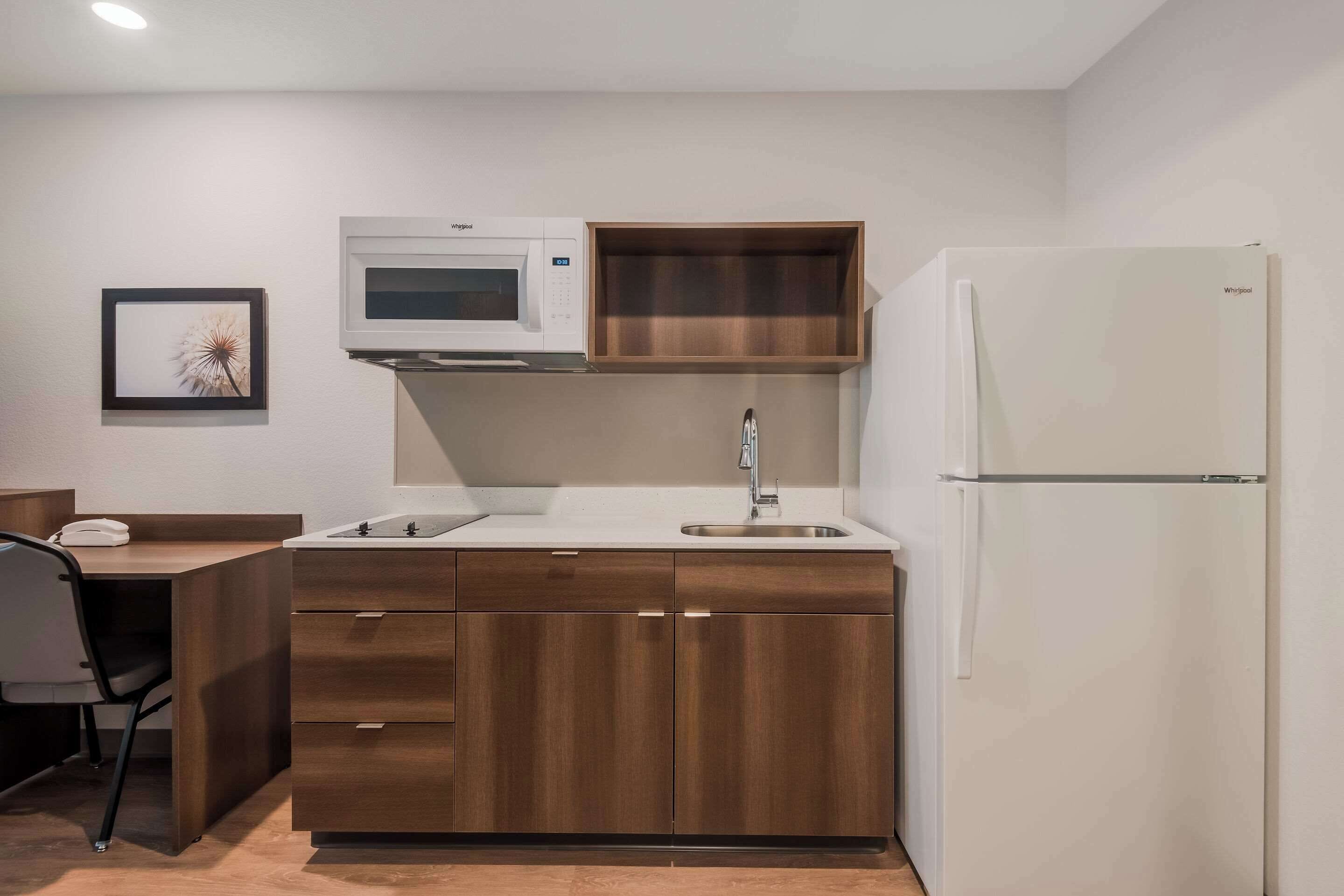 套房, 1 張加大雙人床, 非吸煙房 | 書桌、筆電工作空間、熨斗/熨衣板、免費搖籃/嬰兒床