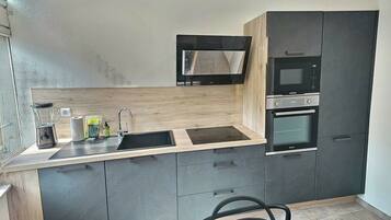 Fridge, microwave, oven, dishwasher