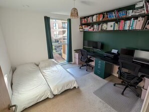 Strygejern/strygebræt, Wi-Fi, sengetøj