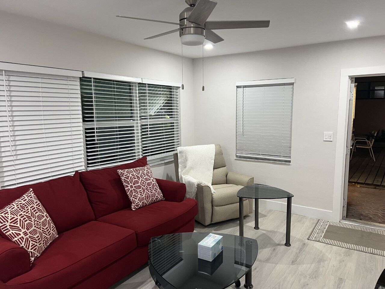 Apartamento com design assinado | Área de estar | Smart TV 55 polegadas com canais digitais